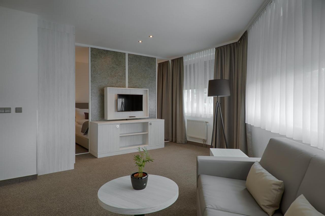 Hotel Townhouse Dahlewitz  ภายนอก รูปภาพ