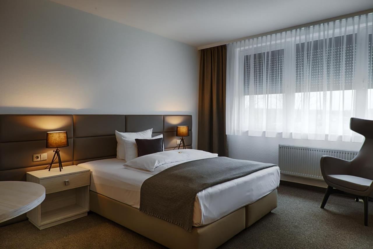 Hotel Townhouse Dahlewitz  ภายนอก รูปภาพ