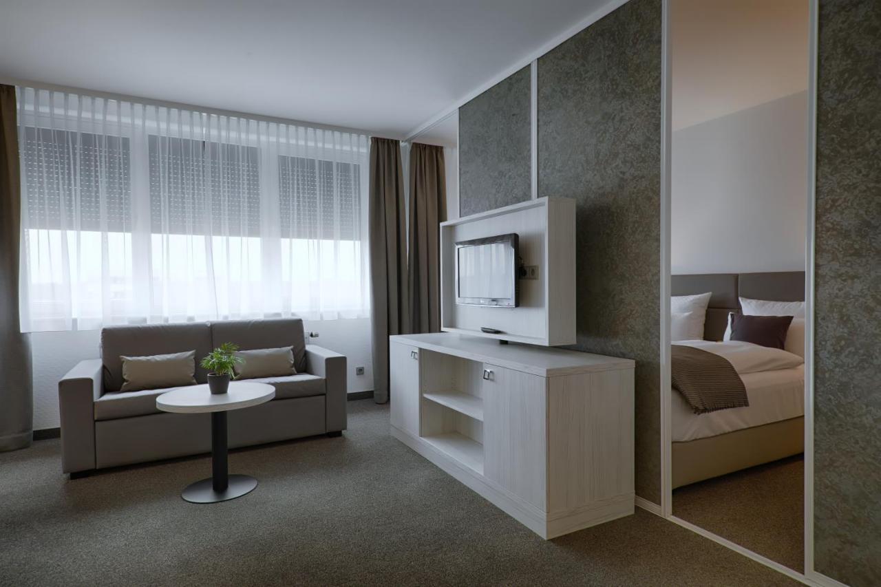 Hotel Townhouse Dahlewitz  ภายนอก รูปภาพ