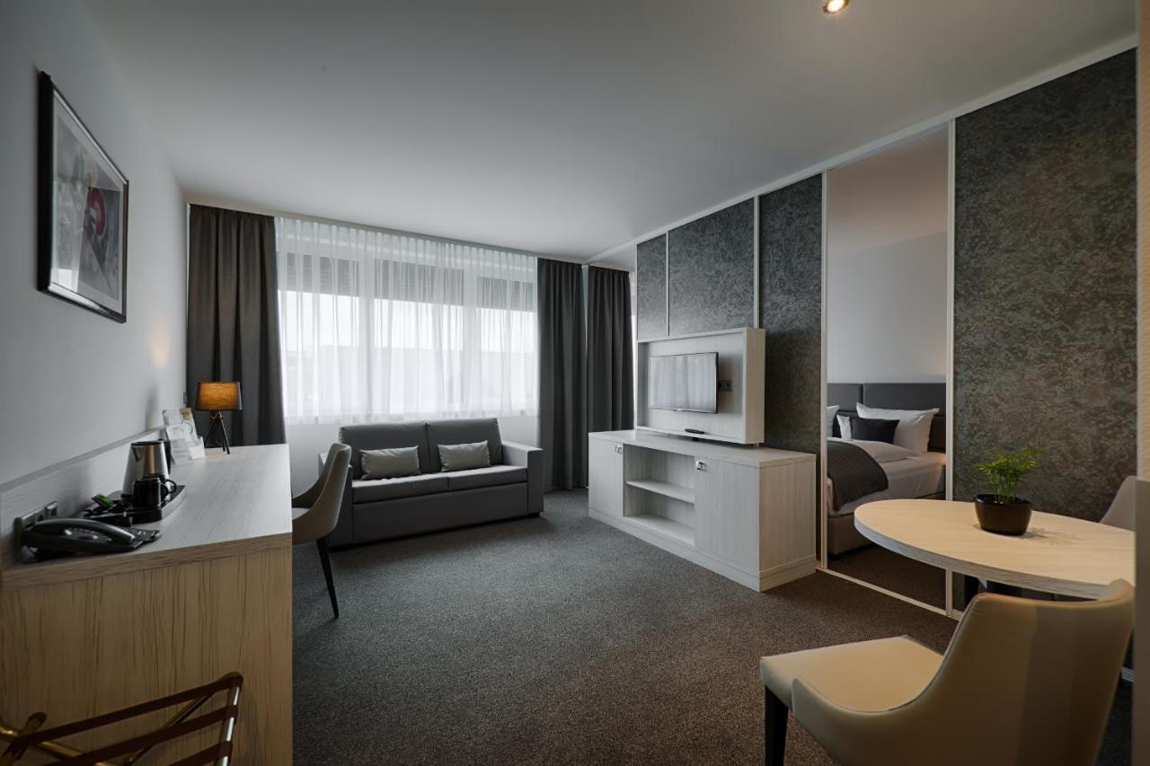 Hotel Townhouse Dahlewitz  ภายนอก รูปภาพ