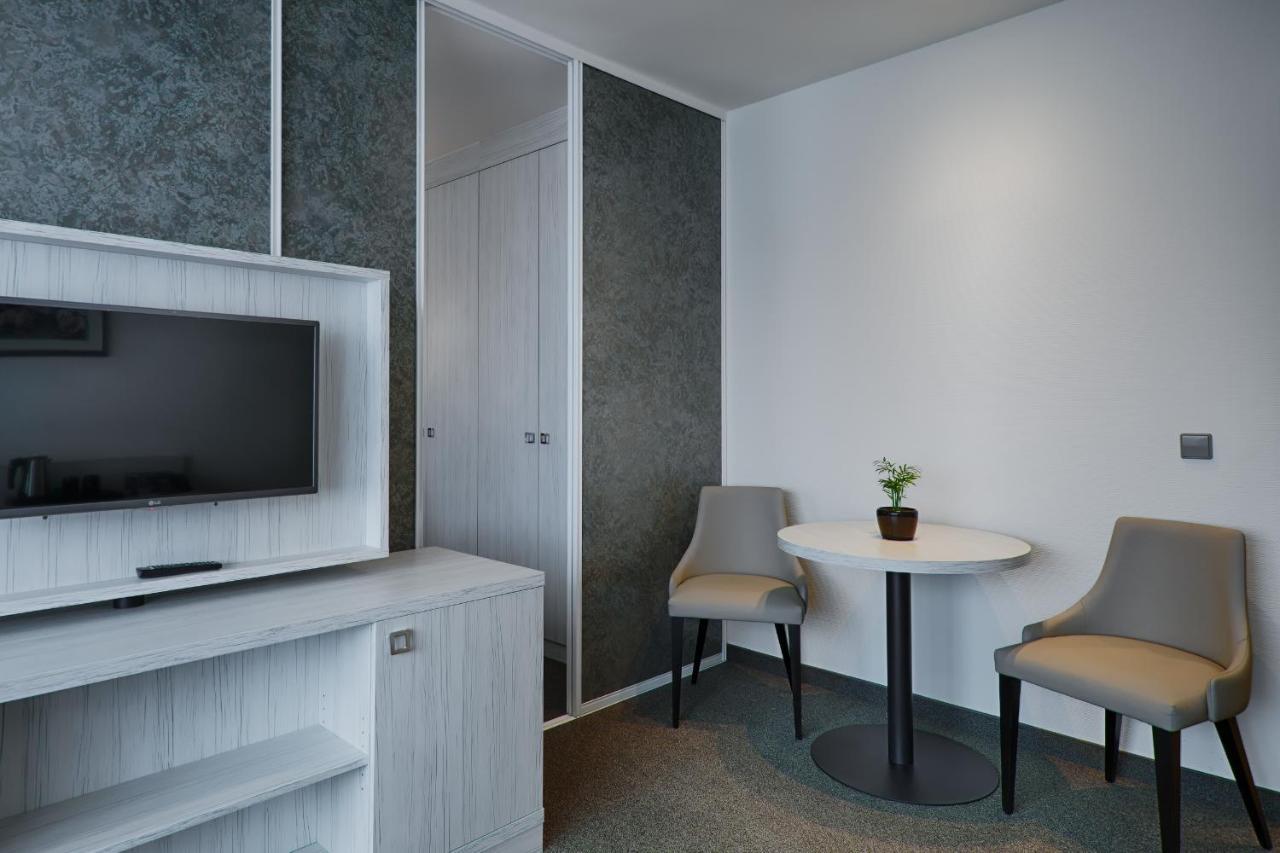 Hotel Townhouse Dahlewitz  ภายนอก รูปภาพ