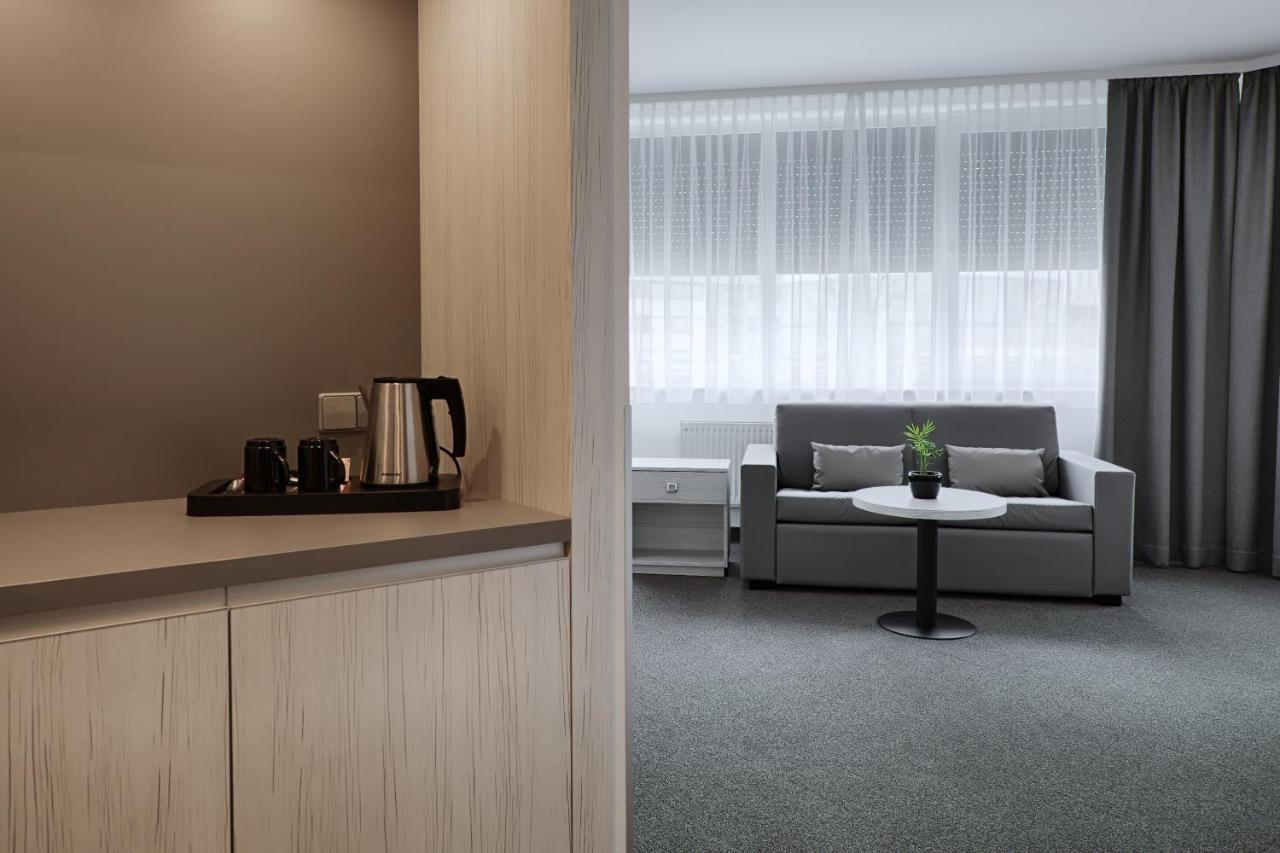 Hotel Townhouse Dahlewitz  ภายนอก รูปภาพ